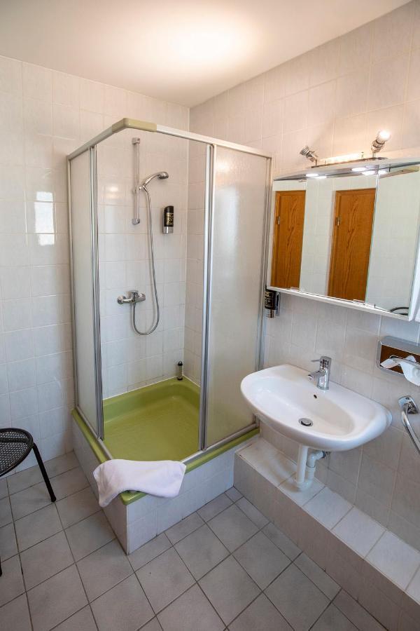 Berghotel Waidmannsheil Battenberg  エクステリア 写真