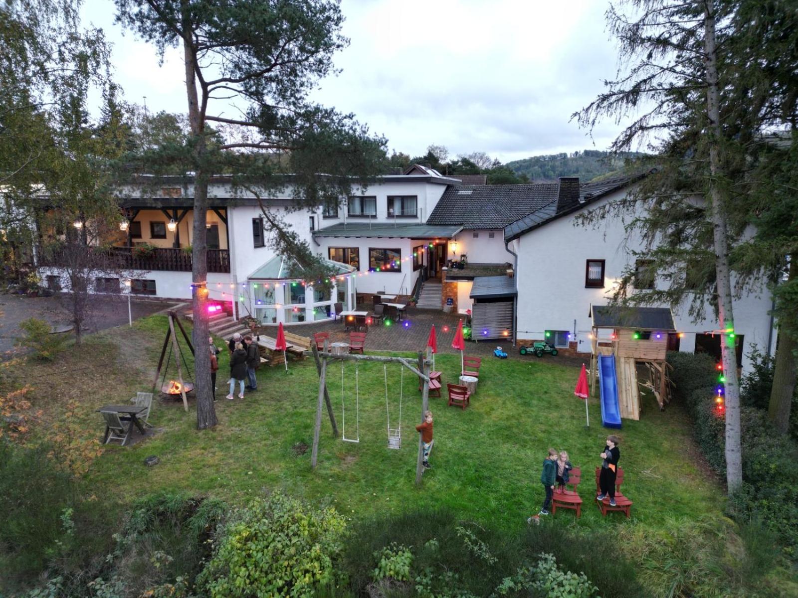 Berghotel Waidmannsheil Battenberg  エクステリア 写真